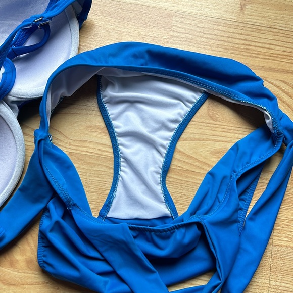 Bright Blue Strappy Bikini 🌊 - Picture 7 of 7